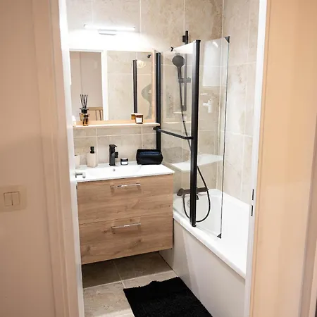 évasion Chic à - Parking Privé - Clim Appartamento *